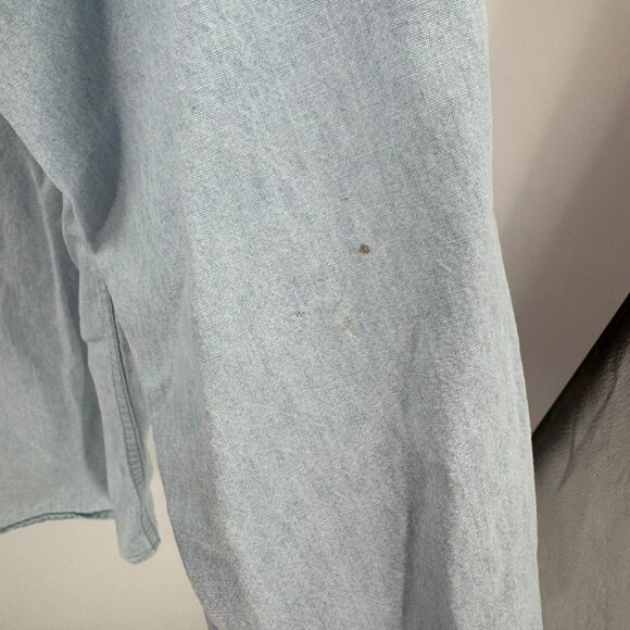 Warner Bros. Looney Tunes Classic Cartoons Blue Chambray Button-Up Shirt Size M - Picture 4 of 8